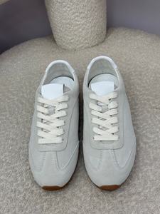 รองเท้ากีฬาผู้ชายแบรนด์ดีไซเนอร์สุดหรู เหมาะสำหรับใส่ในชีวิตประจำวัน รองเท้าสำหรับเดินที่สมบูรณ์แบบ สวมใส่สบายและใช้งานได้หลากหลาย - Product Image 5