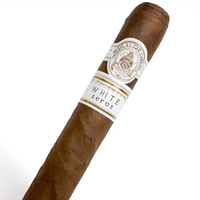 Bandes de cigares haut de gamme avec étiquettes de cigares en feuille métallique et anneaux de cigares en relief pour les services d'emballage de cigares haut de gamme professionnels