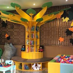 Estantería de libros Chiquitos libreria Bambini Torre che <span class=keywords><strong>gira</strong></span> árbol moderno liquidación oro bajo precio niños esquina acrílica estante de libros de madera - Product Image 1