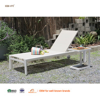 Ensemble de chaises longues doubles en aluminium BHR Modern All Weather avec table d'appoint, meubles d'extérieur pliables pour cour