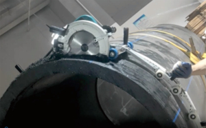 Machine à couper les tuyaux en HDPE EUPC36 <span class=keywords><strong>pour</strong></span> tubes en plastique de 500 à 1000 mm avec contrôle réglable de l'épaisseur de coupe - Product Image 2
