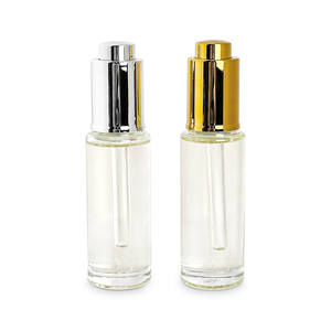 น้ำมันบำรุงผิวกาย MLM Custom Scent Natural Glow สูตรวีแกน ขนาด 30 มล. บรรจุในขวดแก้วหรูหรา ช่วยเติมความชุ่มชื้นให้ผิว - Product Image 4