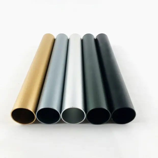 Diferentes tamaños personalizados de tubo de aluminio anodizado redondo hueco dorado negro rojo azul