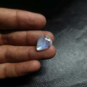Pierre de Lune Arc-en-ciel Naturelle en Forme de Poire Cabochon 5,06 Carats, Pierre Précieuse Non Montée, Qualité Exceptionnelle, Fournisseur en Gros, Fabricant Inde - Product Image 3