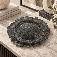 Assiette de Présentation en Plastique 13 pouces, Design Luxe Gaufré avec Texture Ondulée pour Banquets, Restaurants et Mariages – Collection Vaisselle de Table