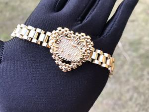 สร้อยคอแฟชั่นผู้หญิง ดีไซน์เก๋ไก๋ทันสมัย  วัสดุสแตนเลสสตีล  รูปทรงนักเก็ต  พร้อมจี้การ์ตูนเจียระไนเพชร  เหมาะเป็นของขวัญ - Product Image 6