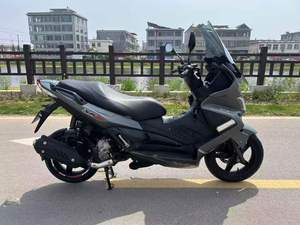 <span class=keywords><strong>Scooter</strong></span> Maxi <span class=keywords><strong>Aprilia</strong></span> SR Max 250 GT HPE 26HP avec transmission CVT, éclairage LED, écran TFT, démarrage sans clé pour les trajets quotidiens et les voyages - Product Image 6