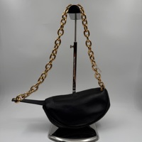 Sacs à main de luxe d'occasion en gros, sac à bandoulière nuage en cuir véritable noir, un incontournable tendance pour hommes et femmes