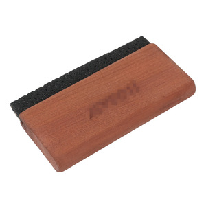 Removedor de pelusas de madera para ropa de lana, cepillo de malla portátil con almohadilla abrasiva negra - Product Image 4