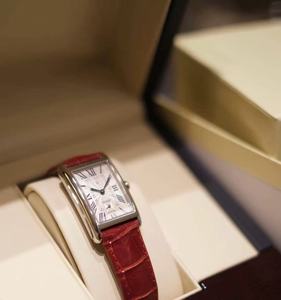 Nouvelles montres mécaniques carrées de luxe pour femmes, très tendance, avec cadran à aiguilles, idéales pour le business et la mode. - Product Image 1