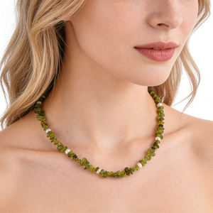 Collier en gros pour femmes avec perles de péridot naturel et perles d'eau douce, bijoux en cristal de guérison pour commande en gros de magasin de cristal - Product Image 1