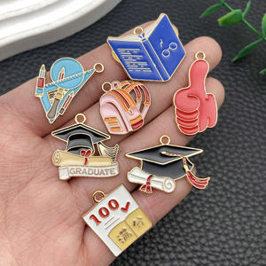 Accessoires DIY en alliage, finition émaillée, thème saison des examens et toque de baccalauréat, breloque pendentif pour sac à dos, stylo et porte-clés - Product Image 3