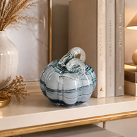 Citrouille en verre soufflé à la main bleu fumé, écologique, unique, artisanale, mascotte musicale, centre de table d'automne pour la décoration intérieure