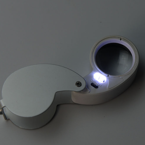 Lupa de Aumento 40x Plegable de Aleación de Aluminio con Doble Luz LED para Colección de Joyas, Diamantes, Jade y Artesanías Antiguas - Product Image 5
