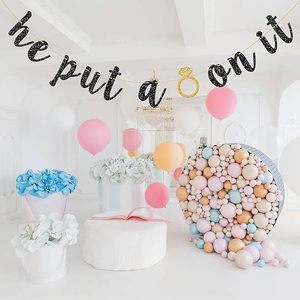 He Put a Ring on IT Banner con scritta in nero glitterato per decorazioni per feste di fidanzamento, matrimoni, addii al nubilato e feste nuziali - Product Image 3