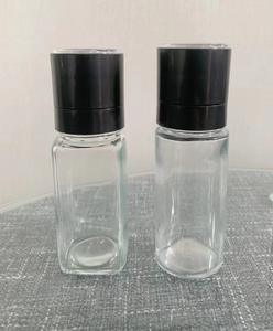 Bouteille à épices en verre transparent de 120 ml avec moulin à sel marin et couvercle en plastique pour herbes, sel, poivre noir et autres ingrédients – Bocaux en verre - Product Image 2