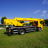 Grue mobile sur camion de 16 tonnes la plus vendue avec bras à 5 sections et hauteur de levage de 38 mètres, double treuil de 16 tonnes et double support de sol