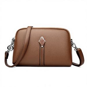 Bolso de Hombro Mediano de PU Ecológico de Alta Gama para Hombre, Estampado de Leopardo, Letras, Color Sólido, Cierre de Cremallera y Hebilla, Capacidad de 2-2.9L, Primavera 2025 - Product Image 1