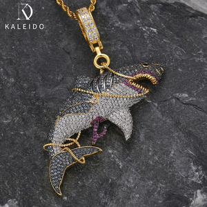 Kaleido จี้ฉลามเย็น18K ชุบทอง18K พร้อมเพทาย5A หลากสีดีไซน์ฉลามที่ไม่เหมือนใครสำหรับผู้ชาย - Product Image 2