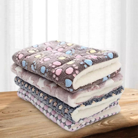 Lit pour chien en peluche pour l'hiver Tapis de couchage pour chien et chat Confort chauffant en peluche Lit chauffant pour animal de compagnie Tapis chauffant pour chien