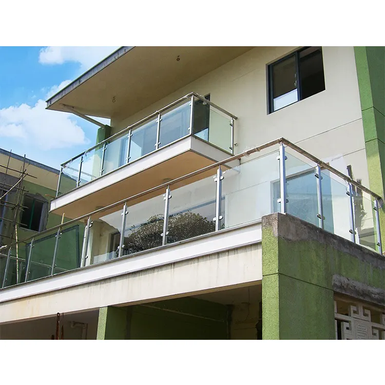 Diseños modernos de barandillas de escaleras escalera exterior balcón metal acero inoxidable vidrio templado balaustradas y sistema de pasamanos