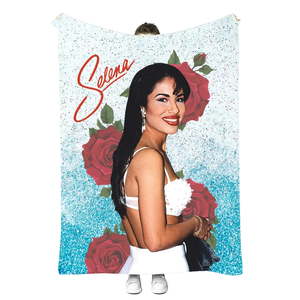 Manta de Franela Personalizada con Diseño de Cantantes Mexicanos y Latinos como XAVI, Karol G, Carin León y Selena, Ideal para Viajes o Sofá, Superventas - Product Image 6