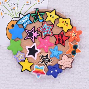 Accessoires de chaussures en PVC en forme d'étoile à cinq branches de dessin animé en gros, décoration amusante, <span class=keywords><strong>porte</strong></span>-<span class=keywords><strong>badge</strong></span> en caoutchouc souple - Product Image 2