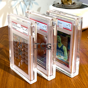 Étui de présentation en acrylique pour cartes TCG avec logo personnalisé, coins prismatiques, pour cartes de collection PSAed Red Shimmer 1/1 <span class=keywords><strong>Rookie</strong></span> Card - Product Image 1