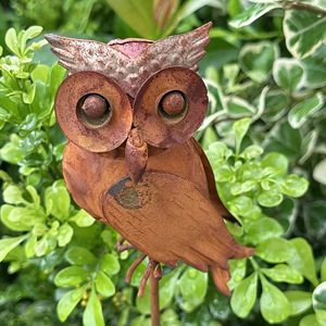 Statua da Giardino Gufo in Metallo Effetto Ruggine - Ornamento Rustico in Ferro Invecchiato Impermeabile da 76 cm per Decorazioni Esterne Prato e Patio - Product Image 3