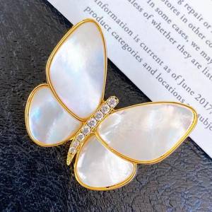 Nouvelle broche de mode pour femmes de style européen et américain, minimaliste, élégante, en nacre, fleurs de poitrine, accessoire - Product Image 4