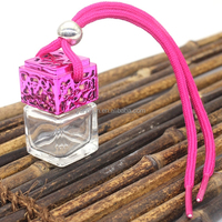 Pendentif de bouteille de parfum de voiture carré vide de couvercle en bois évidé d'or et d'argent de 8ml