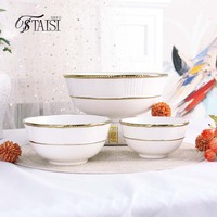 Assiette en porcelaine transparente de style JADE, inspirée du design nordique, avec bordure dorée, résistante au micro-ondes, de forme irrégulière