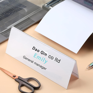 Tùy Chỉnh Nhỏ V-Hình Dạng Tam Giác <span class=keywords><strong>Acrylic</strong></span> Tên Tấm Chủ Hiện Đại Có Thể Tháo Rời Thân Thiện Với Môi Hiển Thị Chủ Thẻ - Product Image 6