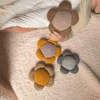 Fait à la main 100% coton doux Crochet marguerite fleur bébé en peluche poupée jouet anneau de dentition sucette avec PP coton remplissage nouvelle conception