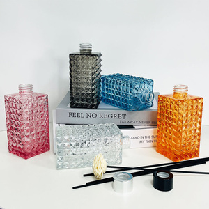 Vente en gros usine – Bouteille d'arôme carrée <span class=keywords><strong>de</strong></span> 250 ml à <span class=keywords><strong>motif</strong></span> diamant, en <span class=keywords><strong>verre</strong></span> sans flamme, imprimable par estampage à chaud - Product Image 2