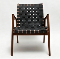 Fauteuil moderne en bois massif avec accents en cuir tressé pour salon, hôtel et villa