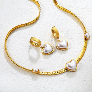 Conjunto de collar y aretes de perlas en forma de corazón, de acero inoxidable, conjunto de regalo de joyería de moda. - Product Image 1