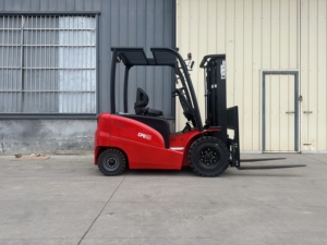 รถยกไฟฟ้า WELIFTRICH รุ่น Heavy Duty Side Shift ขนาด 2.5 ตัน แบตเตอรี่ 48V พร้อมเสาสามท่อน ยางตัน 4 ล้อ ระยะยก 6 ม./7 ม. - Product Image 4