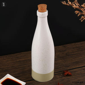 Bouteille à huile en céramique Tongyuan avec couvercle en bois 0,8 L, forme ronde, pour rangement de cuisine, design durable, style japonais - Product Image 1