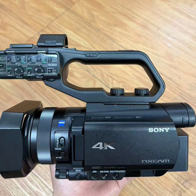 Good Condition Used Sonys HXR-NX80 12x Zoom 4K Camera for Video and Picture Shooting