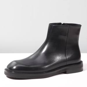 Botas Martin de Piel de Vacuno con Suela Gruesa, Cremallera Lateral de Cuero Genuino, Estilo Inglés con Patrones Tallados a Mano - Product Image 2