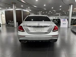 <span class=keywords><strong>Mercedes</strong></span> E200 Sport 4MATIC AWD <span class=keywords><strong>E</strong></span>-Class 2017 Usado, Sedán de Lujo, Volante a la Izquierda, 5 Asientos, en Venta - Product Image 4