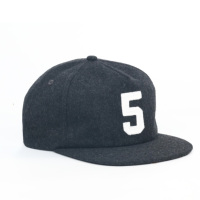Hoge kwaliteit 5-panel flat brim pet met geborduurd logo, ongestructureerde cap, wollen pet