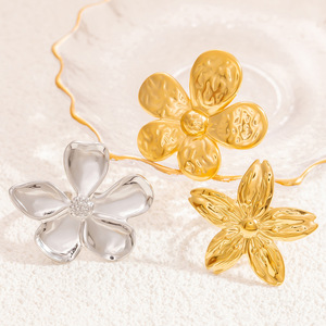 Pendientes de Flor para Mujer, Acero Inoxidable Color Oro de 18k, Forma Geométrica de Pétalo, Joyería para Uso Diario - Product Image 1