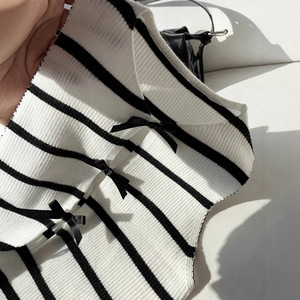 <span class=keywords><strong>Gilet</strong></span> court en polyester côtelé <span class=keywords><strong>rayé</strong></span> <span class=keywords><strong>noir</strong></span> <span class=keywords><strong>et</strong></span> <span class=keywords><strong>blanc</strong></span> pour femme, style décontracté avec nœud papillon, style Spicy Girl - Product Image 3