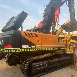 Excavatrice de construction Hyundai 305LC-9T de 30 tonnes sur chenilles avec moteur Cummins, boîte de vitesses principale, 169 kW, 1800 heures de fonctionnement - Product Image 2