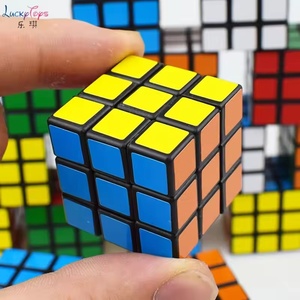 Mini Cubo Mágico de 3 cm, Suave, 3x3, para Principiantes, Juguete para la Inteligencia de los Niños y Alivio del Estrés - Product Image 2