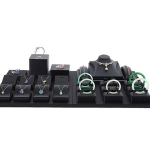 Présentoirs à bijoux de table personnalisés en forme de buste, en cuir suédé noir, pour magasin - Product Image 4