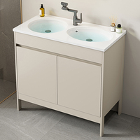 Meuble-lavabo double vasque blanc crème en aluminium sur pied avec vasques en céramique, armoire à trois portes avec miroir LED intelligent, idéal pour projets hôteliers