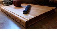 Planche à découper en bois massif en forme de livre, avec support en bois, pour le fromage et le pain, comme un livre vintage